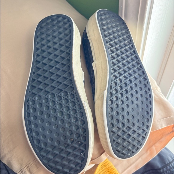 Vans Black Star Design Slip-Ons - Picture 4 of 4